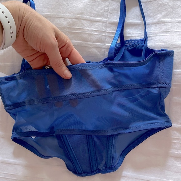 Beautiful corset bustier top / crop bustier - Picture 2 of 4